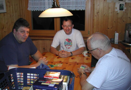 Mounty, Hans und Joe beim Spielen